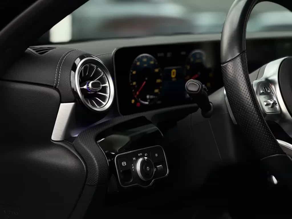 Mercedes-Benz A-Class 220 4Matic*AMG*HUD*Keyless*Burmester*360° 06/2019-photo-11