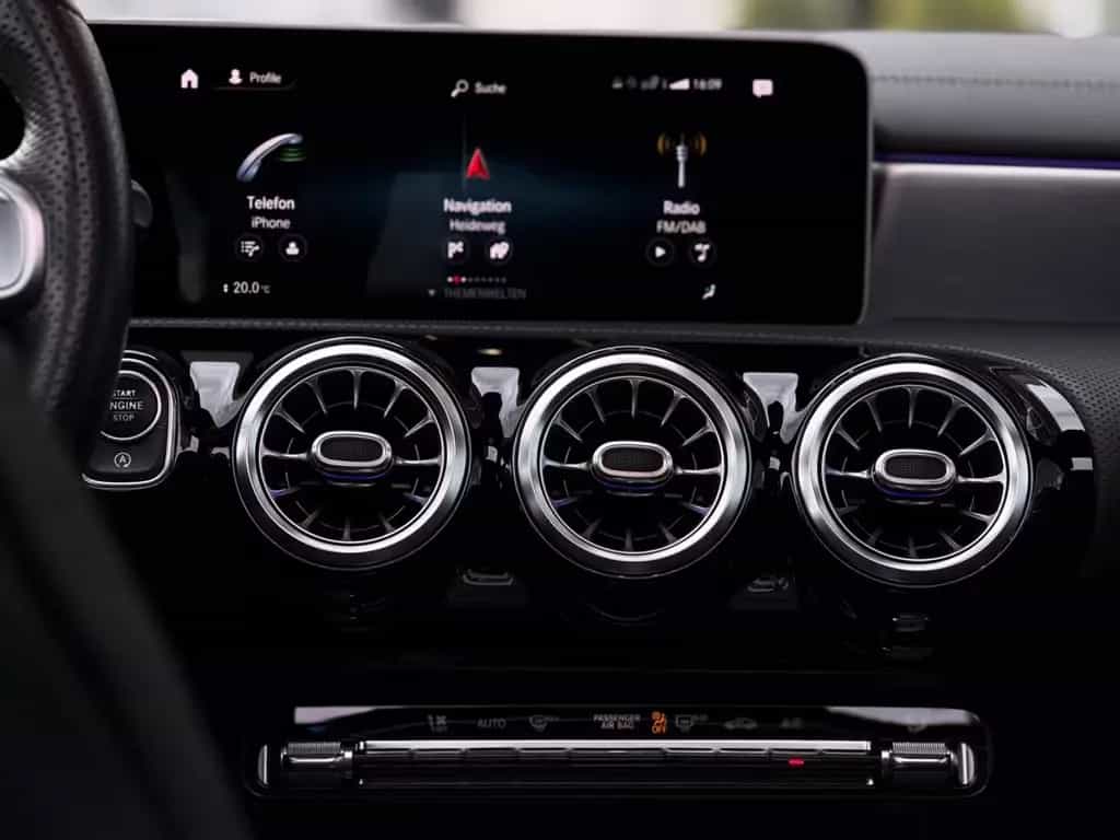 Mercedes-Benz A-Class 220 4Matic*AMG*HUD*Keyless*Burmester*360° 06/2019-photo-13