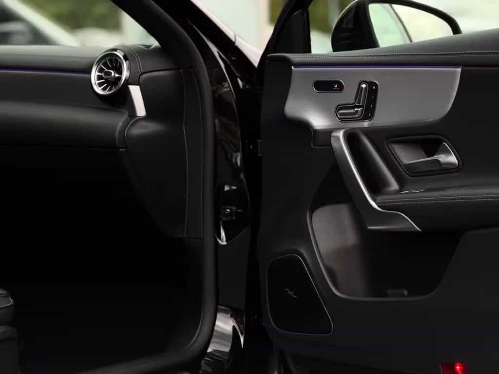 Mercedes-Benz A-Class 220 4Matic*AMG*HUD*Keyless*Burmester*360° 06/2019-photo-19