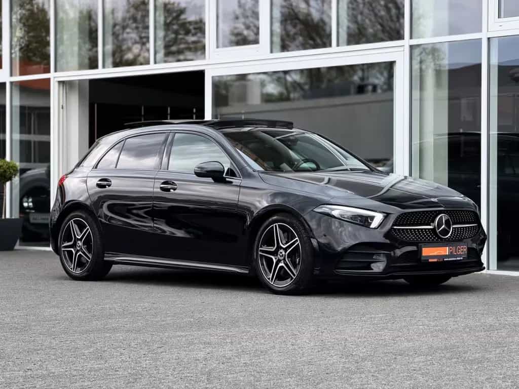 Mercedes-Benz A-Class 220 4Matic*AMG*HUD*Keyless*Burmester*360° 06/2019-photo-2