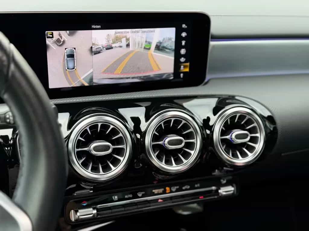 Mercedes-Benz A-Class 220 4Matic*AMG*HUD*Keyless*Burmester*360° 06/2019-photo-23