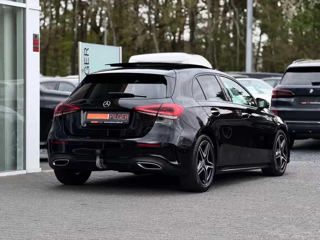 Mercedes-Benz A-Class 220 4Matic*AMG*HUD*Keyless*Burmester*360° 06/2019-photo-3