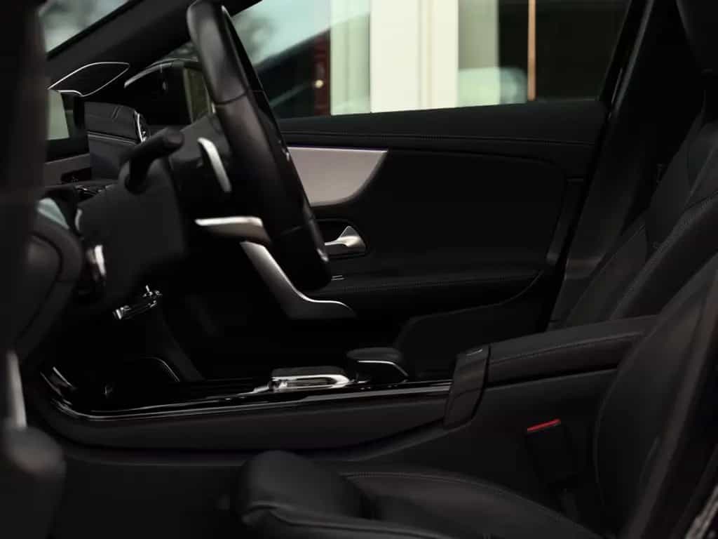 Mercedes-Benz A-Class 220 4Matic*AMG*HUD*Keyless*Burmester*360° 06/2019-photo-9