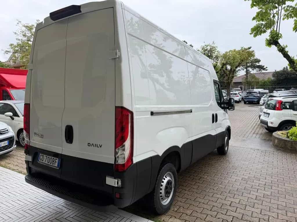 Iveco Daily 35S12V 2.3 HPT PC-TN Furgone 11/2020-photo-3