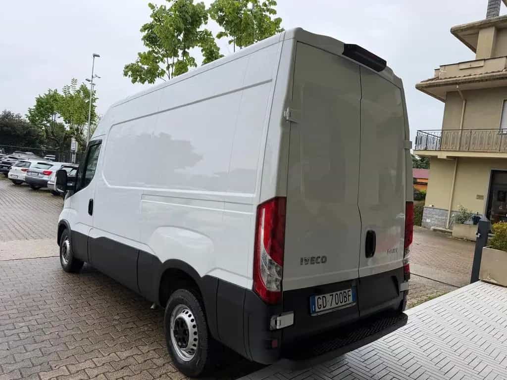 Iveco Daily 35S12V 2.3 HPT PC-TN Furgone 11/2020-photo-4