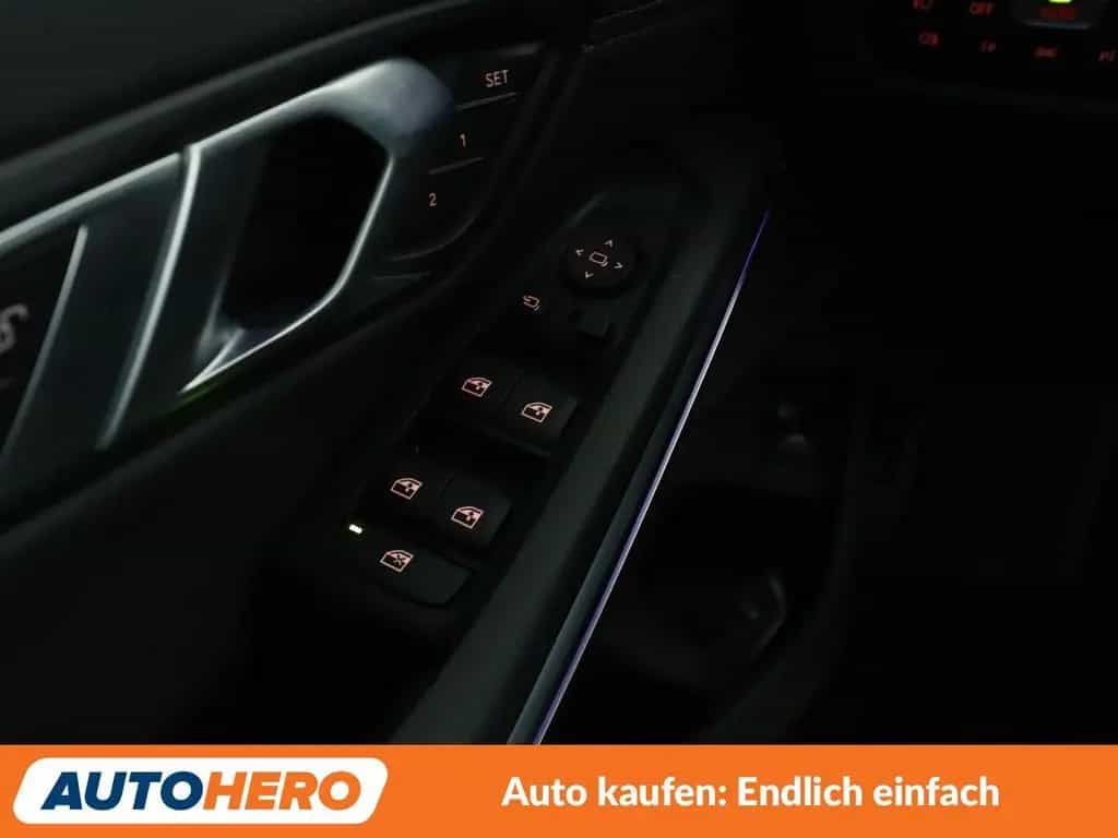 BMW 3 Series 320i Luxury Line Aut.*NAVI*LASER*CAM*TEMPO*SHZ* 11/2020-photo-28