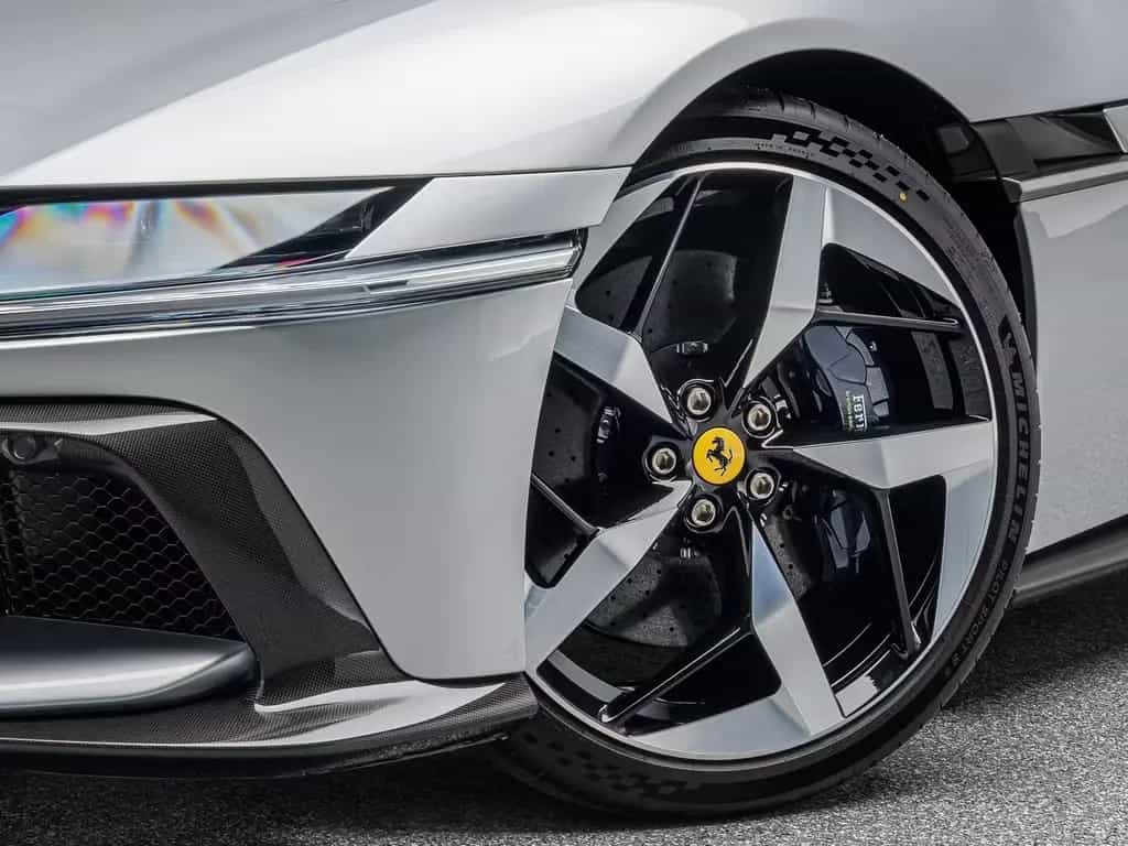 Ferrari 12Cilindri 07/2025-photo-10