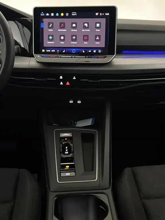 Volkswagen Golf 1.5 eTSI I virtual Navi-app ACC Ambiente 03/2025-photo-15