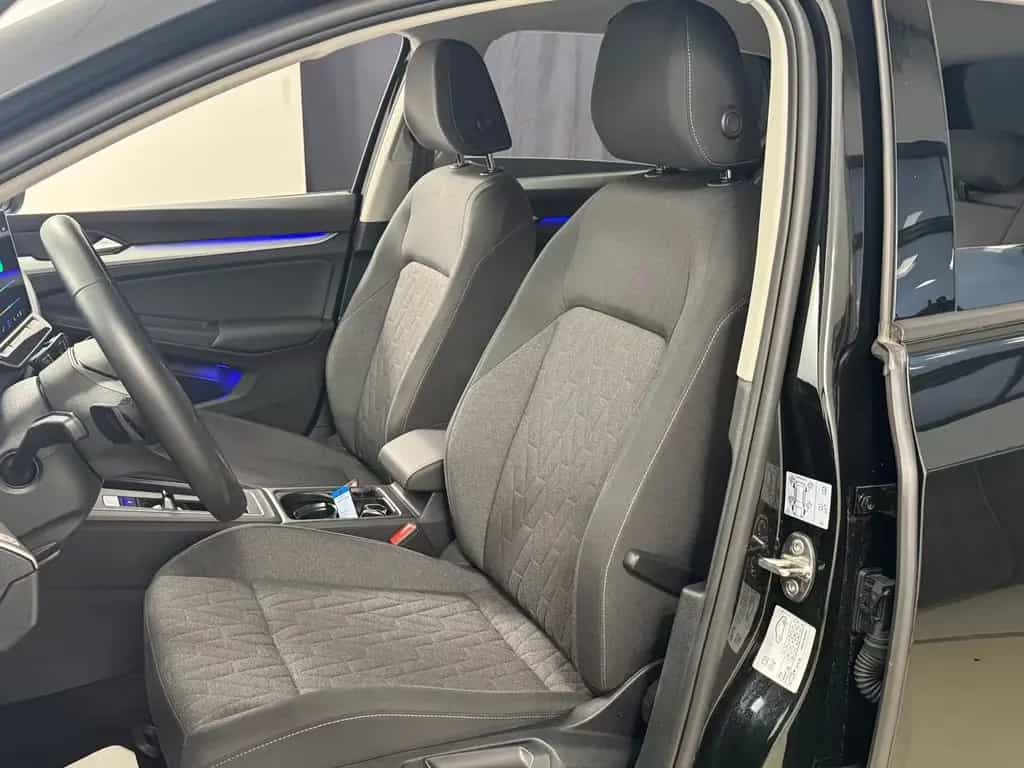 Volkswagen Golf 1.5 eTSI I virtual Navi-app ACC Ambiente 03/2025-photo-8