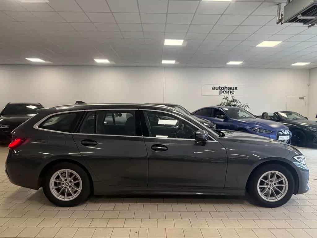 BMW 320 d LuxuryLine Aut/AHK/Pan/Park/StGo/SportSitz 12/2021-photo-10