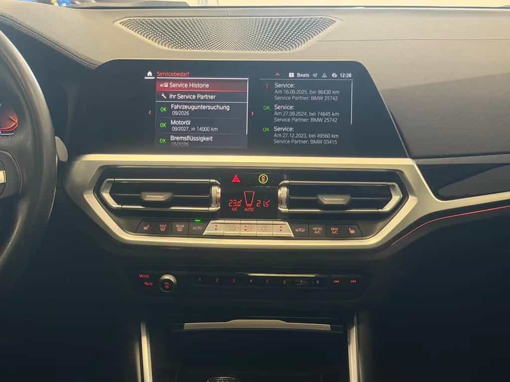 BMW 320 d LuxuryLine Aut/AHK/Pan/Park/StGo/SportSitz 12/2021-photo-18
