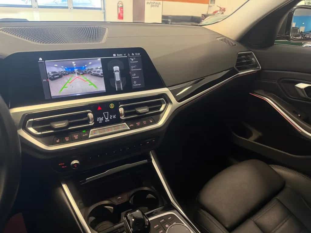 BMW 320 d LuxuryLine Aut/AHK/Pan/Park/StGo/SportSitz 12/2021-photo-22