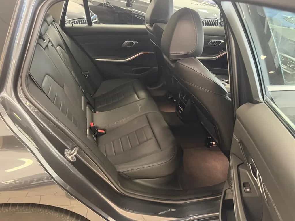 BMW 320 d LuxuryLine Aut/AHK/Pan/Park/StGo/SportSitz 12/2021-photo-26