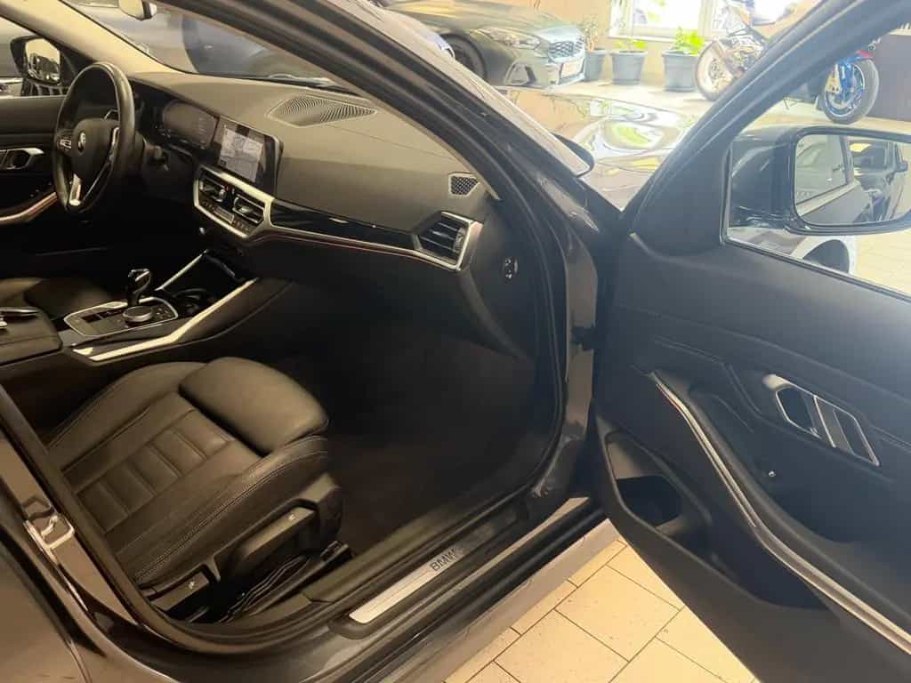 BMW 320 d LuxuryLine Aut/AHK/Pan/Park/StGo/SportSitz 12/2021-photo-27