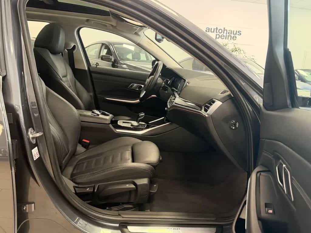 BMW 320 d LuxuryLine Aut/AHK/Pan/Park/StGo/SportSitz 12/2021-photo-28