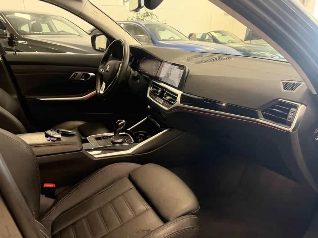 BMW 320 d LuxuryLine Aut/AHK/Pan/Park/StGo/SportSitz 12/2021-photo-29