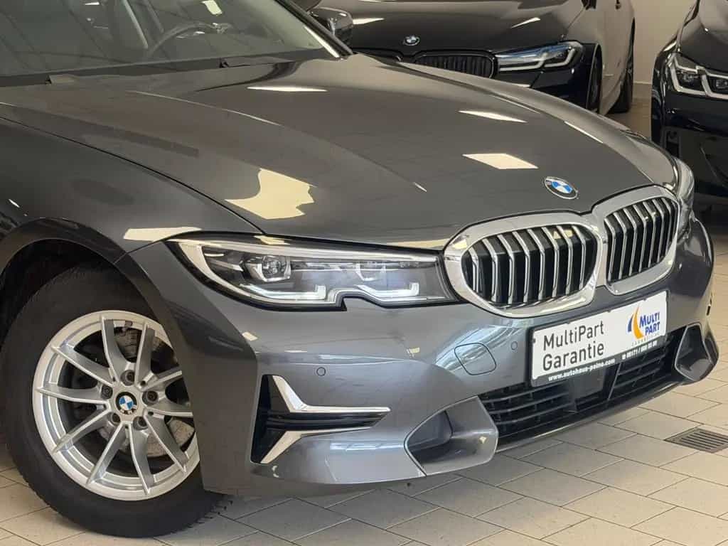 BMW 320 d LuxuryLine Aut/AHK/Pan/Park/StGo/SportSitz 12/2021-photo-3