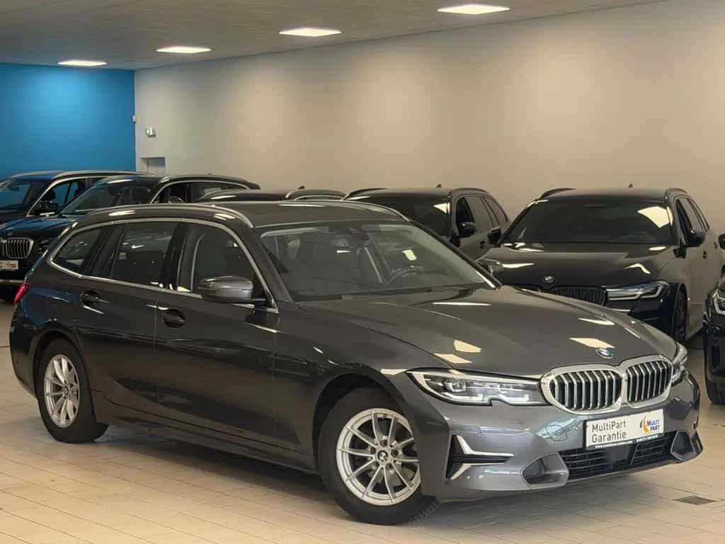 BMW 320 d LuxuryLine Aut/AHK/Pan/Park/StGo/SportSitz 12/2021-photo-31