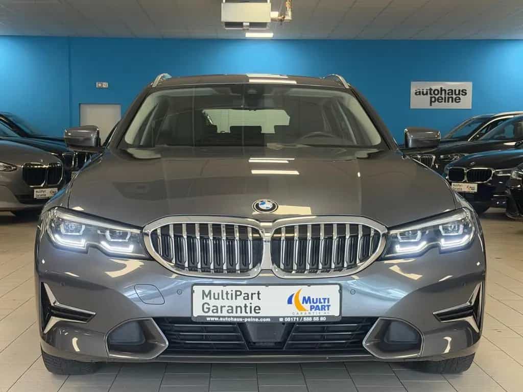 BMW 320 d LuxuryLine Aut/AHK/Pan/Park/StGo/SportSitz 12/2021-photo-4