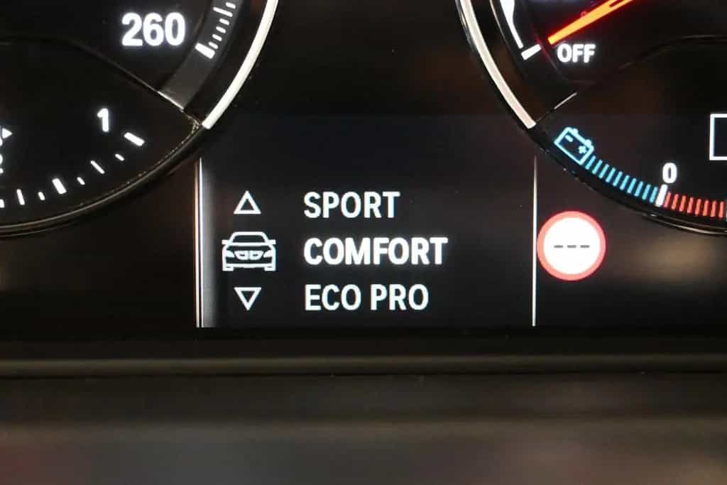 BMW X2 xDrive 20 i M Sport *LED *KAMERA *HUD *AHK 01/2020-photo-28
