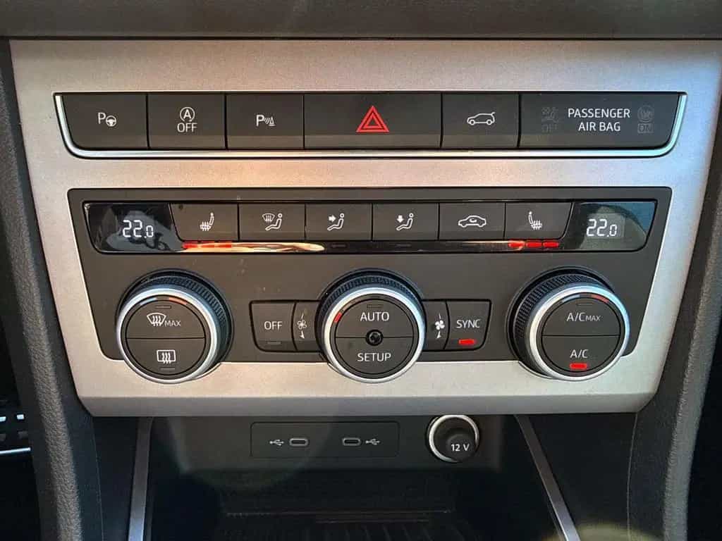 Seat Ateca 1.5TSI DSG FR ACC LED SHZ AHK KAM CarPlay 01/2022-photo-14