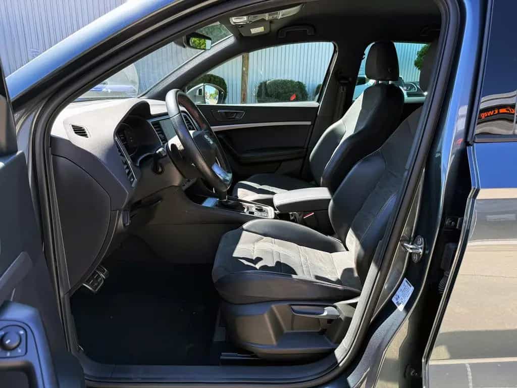 Seat Ateca 1.5TSI DSG FR ACC LED SHZ AHK KAM CarPlay 01/2022-photo-4