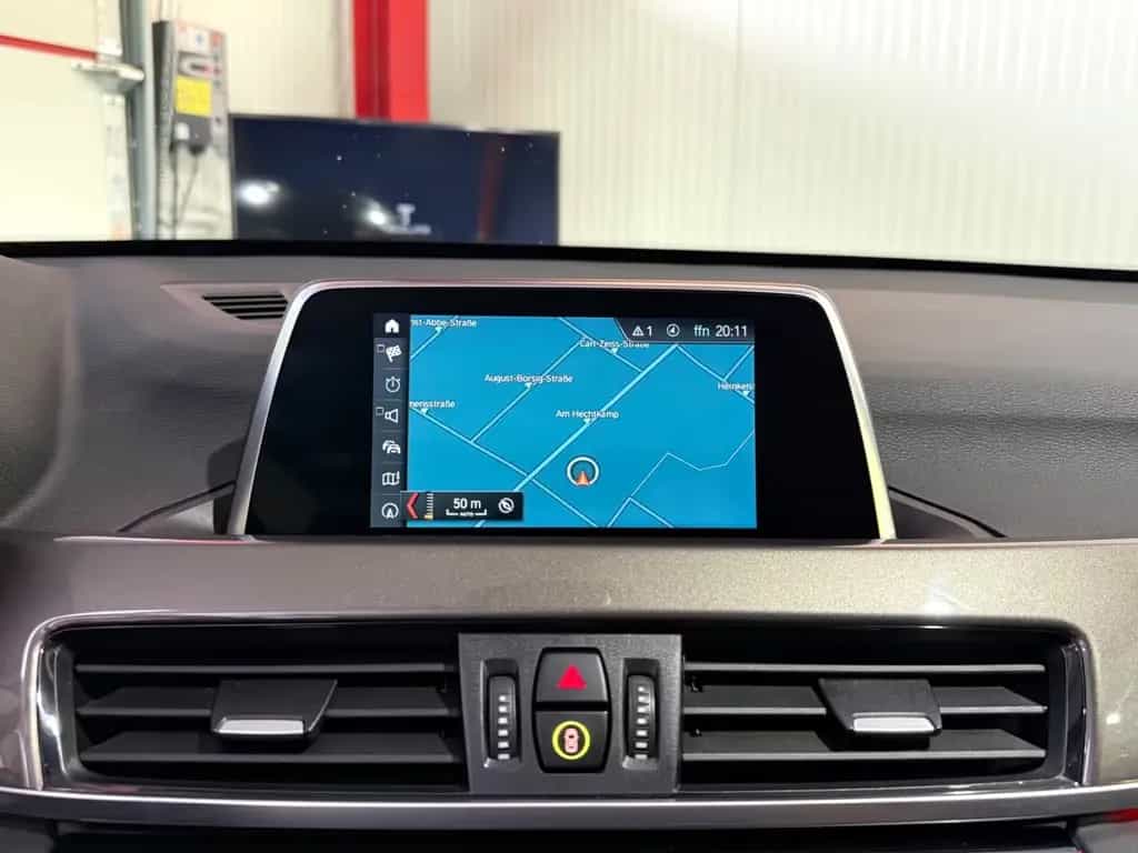 BMW X1 sDrive 18 i xLine*1 HAND*NAVI*LED*SHZG*TEMPO 03/2019-photo-16