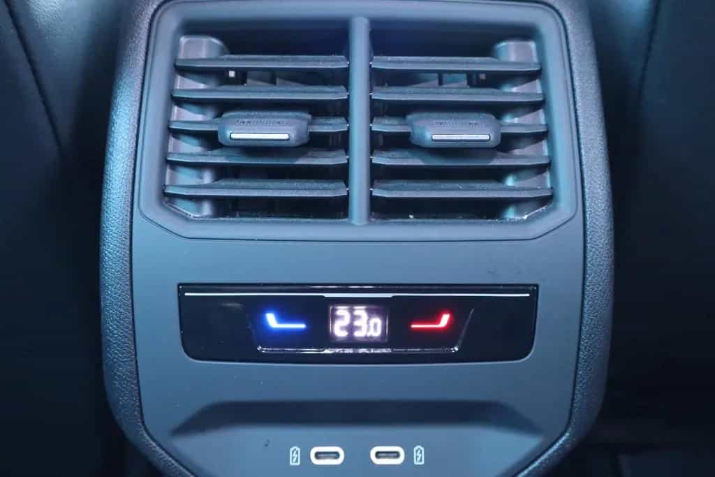 Cupra Formentor 2.0 TDI 4Drive DSG !! V-Cockpit+LED !! 09/2023-photo-16
