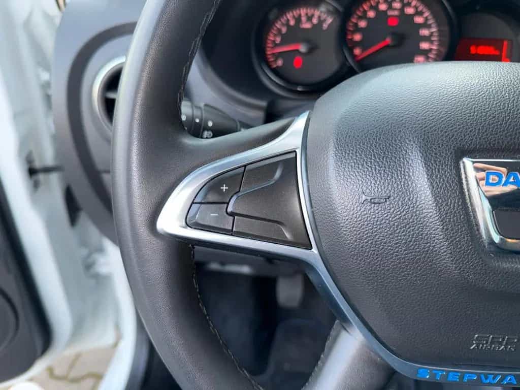 Dacia Lodgy Stepway *7-SITZER*NAVI*SITZH*KAMERA*CARPL 02/2022-photo-35