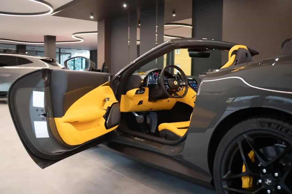 Ferrari Roma Spider 04/2026-photo-10
