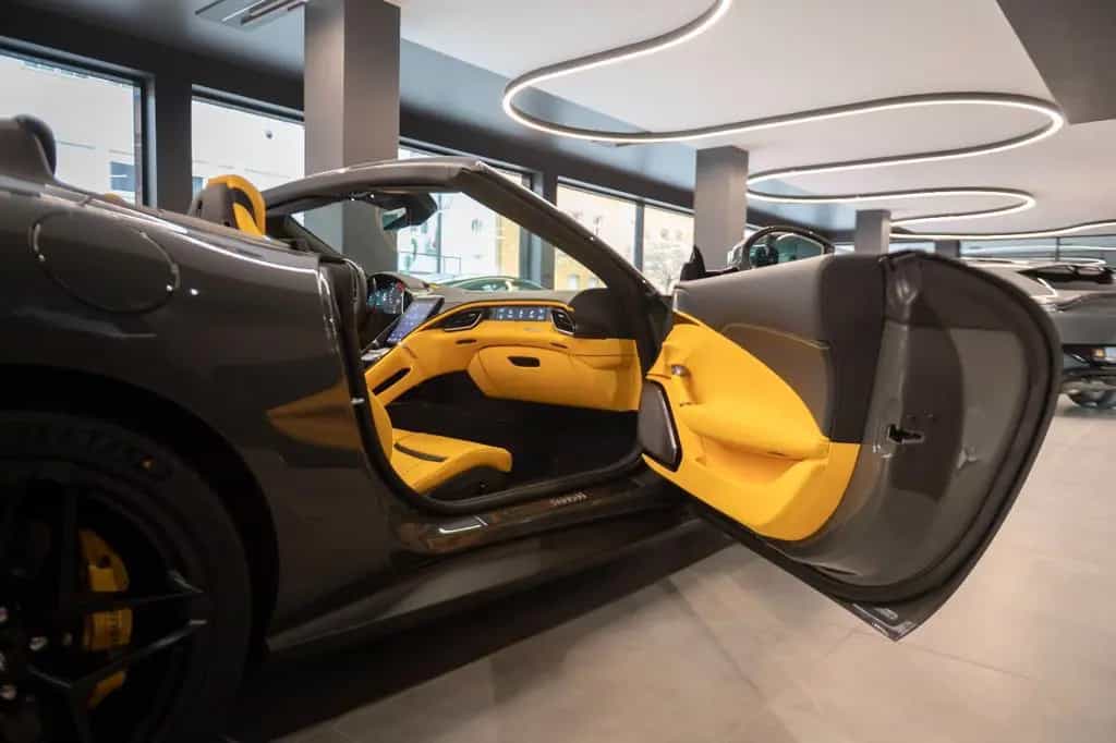 Ferrari Roma Spider 04/2026-photo-13