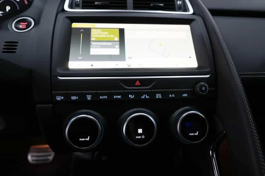 Jaguar E-Pace SE AWD*R-DYNAMIC*MERIDIAN*LED*20"LM*KAMER 07/2020-photo-18
