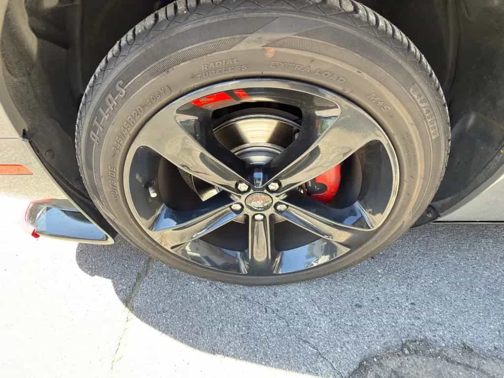 Dodge Challenger 5.7 V8 HEMI*LEDER*K&N*TÜV*SERVICE 03/2018-photo-14