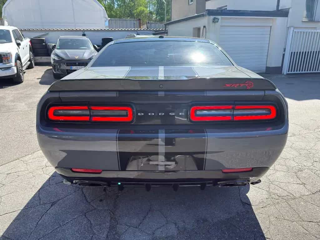 Dodge Challenger 5.7 V8 HEMI*LEDER*K&N*TÜV*SERVICE 03/2018-photo-4