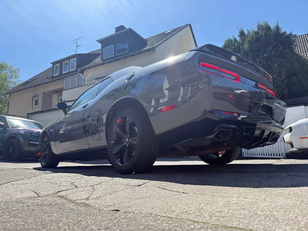 Dodge Challenger 5.7 V8 HEMI*LEDER*K&N*TÜV*SERVICE 03/2018-photo-8