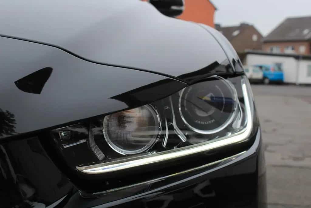 Jaguar XE 25t+PANORAMA+KAMERA+AHK+NAVI+LEDER 08/2018-photo-10