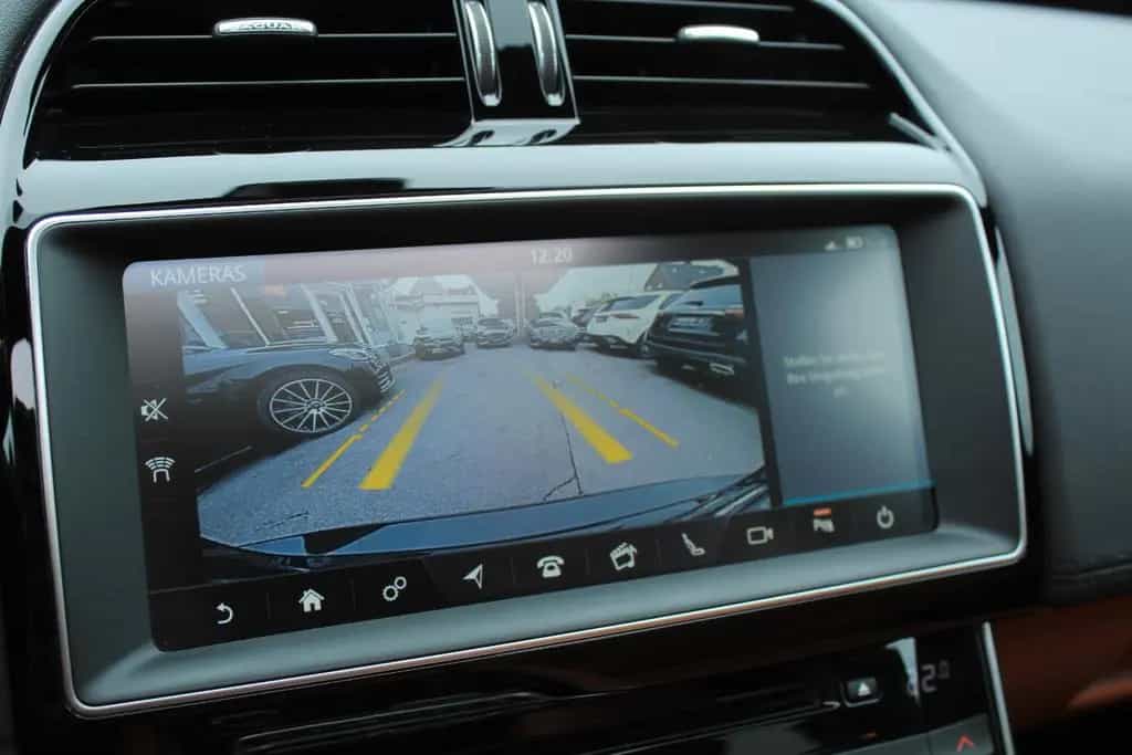 Jaguar XE 25t+PANORAMA+KAMERA+AHK+NAVI+LEDER 08/2018-photo-21