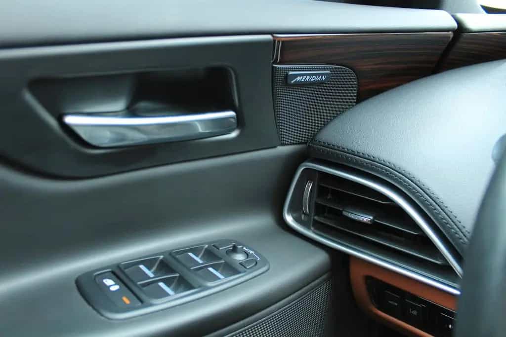 Jaguar XE 25t+PANORAMA+KAMERA+AHK+NAVI+LEDER 08/2018-photo-30