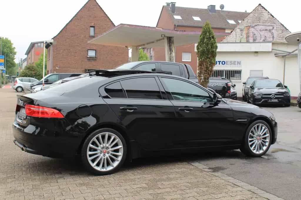 Jaguar XE 25t+PANORAMA+KAMERA+AHK+NAVI+LEDER 08/2018-photo-6