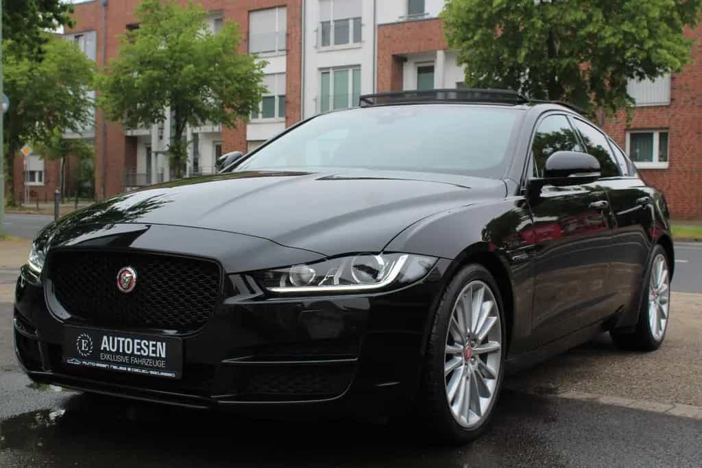 Jaguar XE 25t+PANORAMA+KAMERA+AHK+NAVI+LEDER 08/2018-photo-7