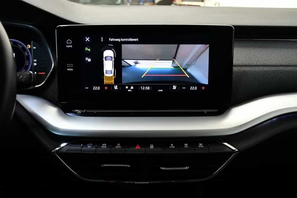 Skoda Octavia Lim. First Edit. HuD*MASSG*CANT*AHK*LüFT 03/2021-photo-11