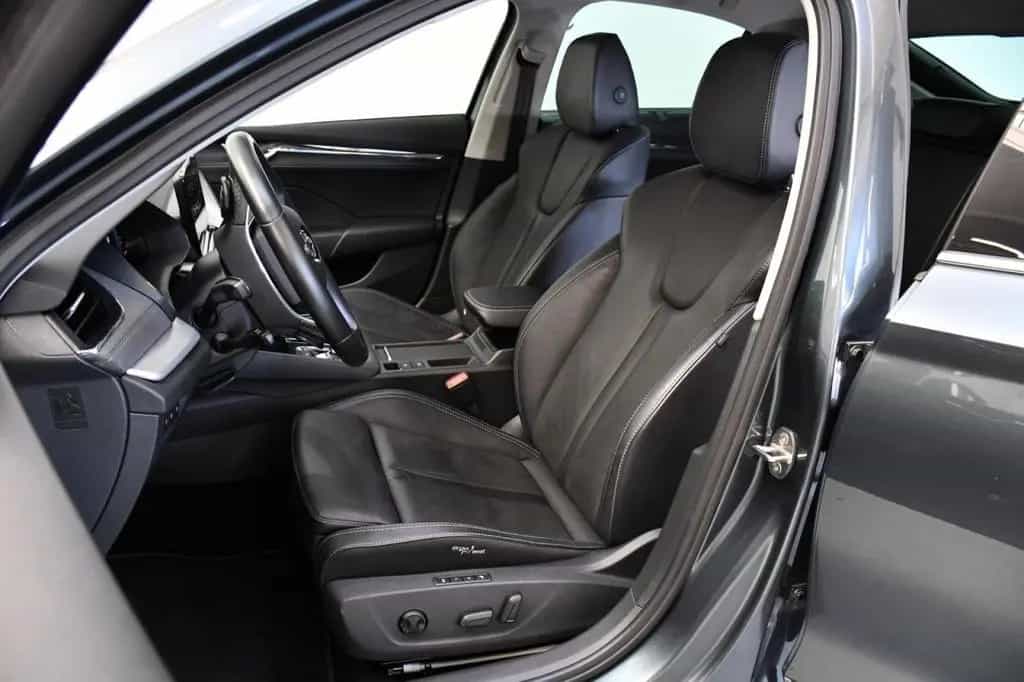 Skoda Octavia Lim. First Edit. HuD*MASSG*CANT*AHK*LüFT 03/2021-photo-13