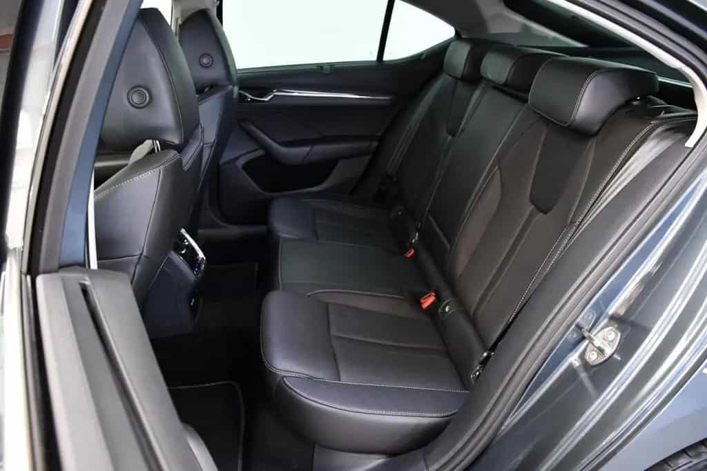 Skoda Octavia Lim. First Edit. HuD*MASSG*CANT*AHK*LüFT 03/2021-photo-21