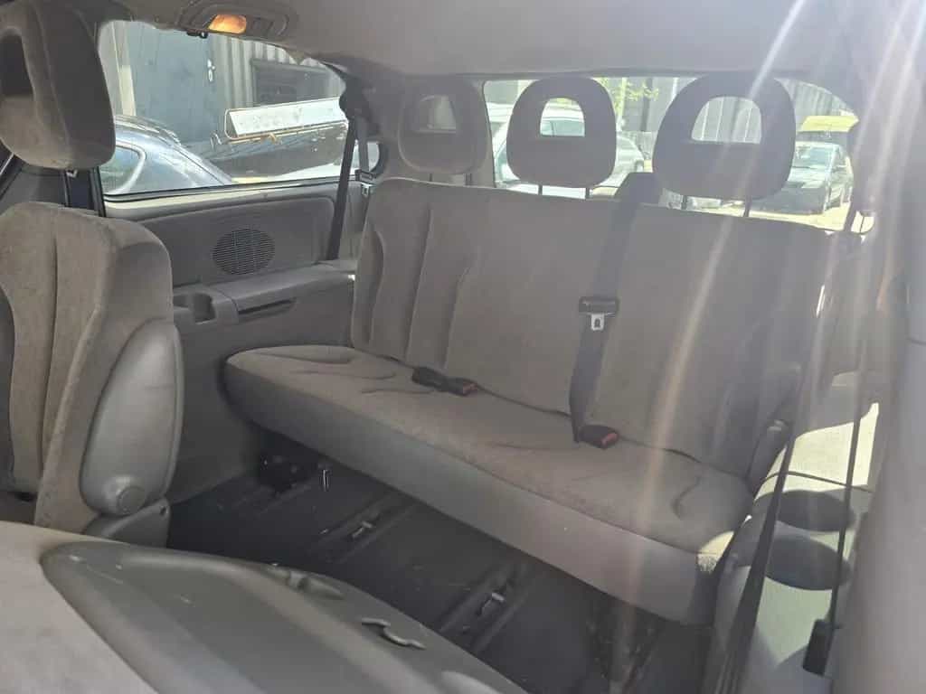 Chrysler Voyager Family 2.5 CRD 06/2003-photo-8