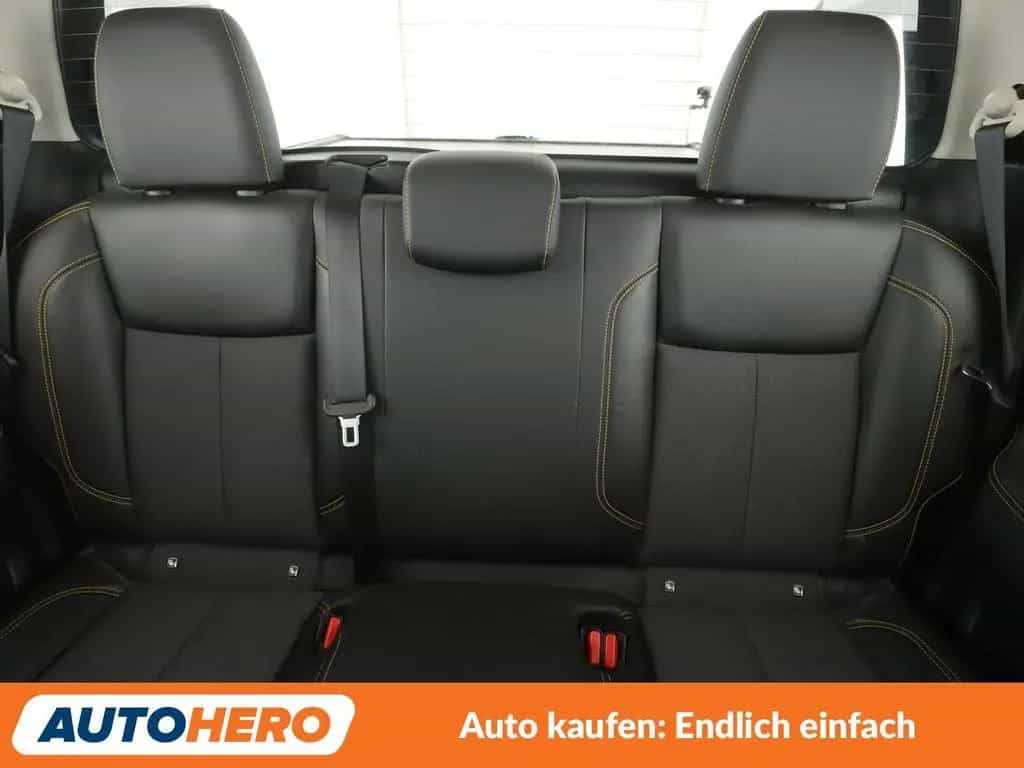 Nissan Navara NP-300 2.3 dCi N-Guard Double Cab 4x4 Aut 01/2020-photo-13