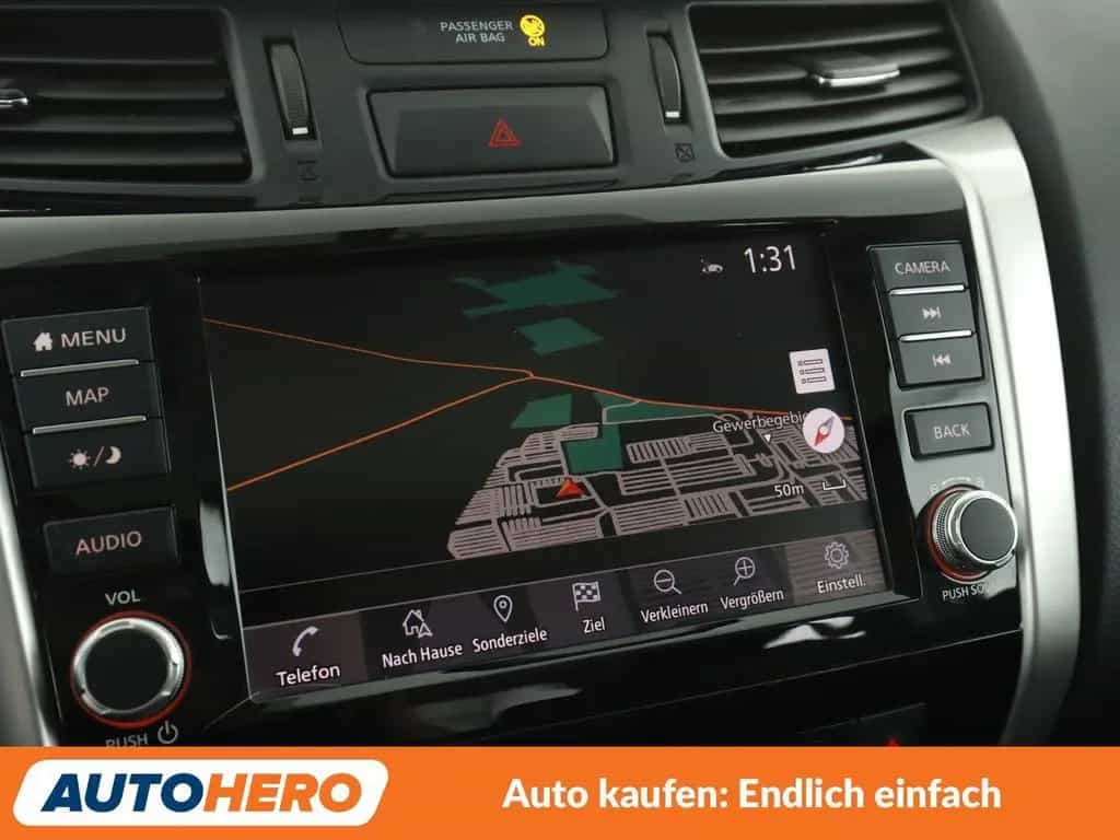 Nissan Navara NP-300 2.3 dCi N-Guard Double Cab 4x4 Aut 01/2020-photo-19
