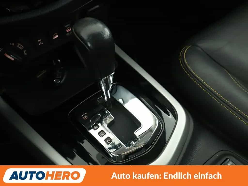 Nissan Navara NP-300 2.3 dCi N-Guard Double Cab 4x4 Aut 01/2020-photo-22