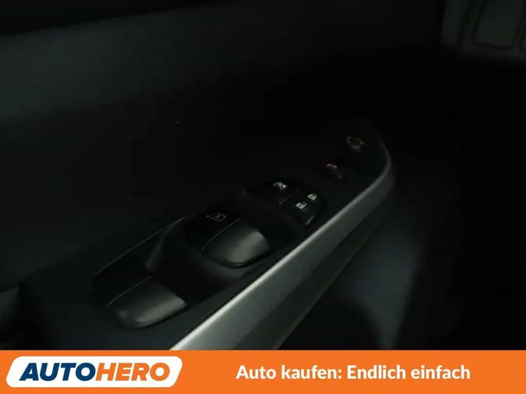 Nissan Navara NP-300 2.3 dCi N-Guard Double Cab 4x4 Aut 01/2020-photo-24