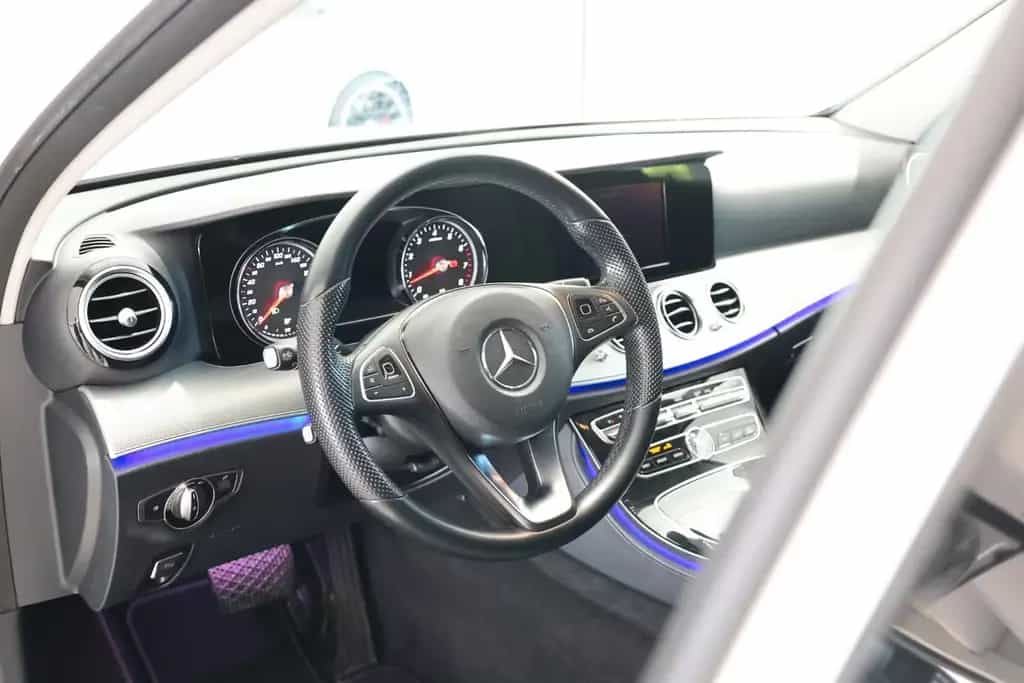Mercedes-Benz E 200 Limousine AMG-Line*NAVI*KAM*LED 08/2016-photo-10