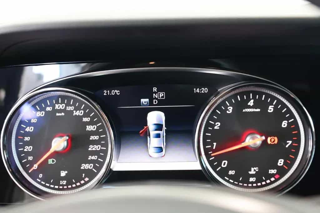 Mercedes-Benz E 200 Limousine AMG-Line*NAVI*KAM*LED 08/2016-photo-13